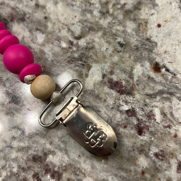 Like New Bella Tunno Violet Red Pacifier Clip for newborn and up - Picture 4 of 7